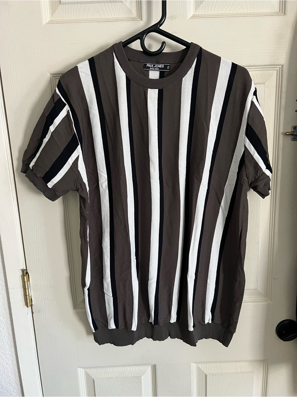 Paul Jones Men’s Gray & White Vertical Stripe Short Sleeve Shirt XL